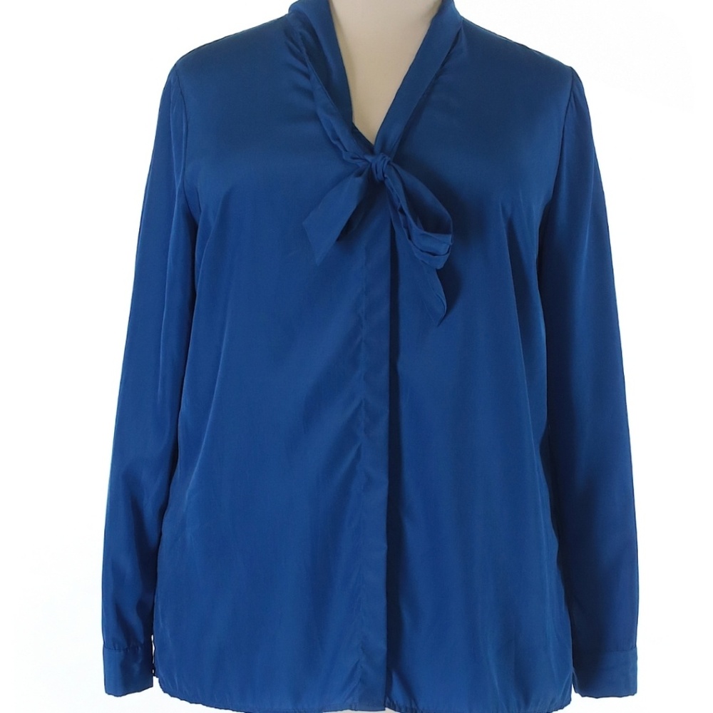 MBN 0x plus tie neck blouse